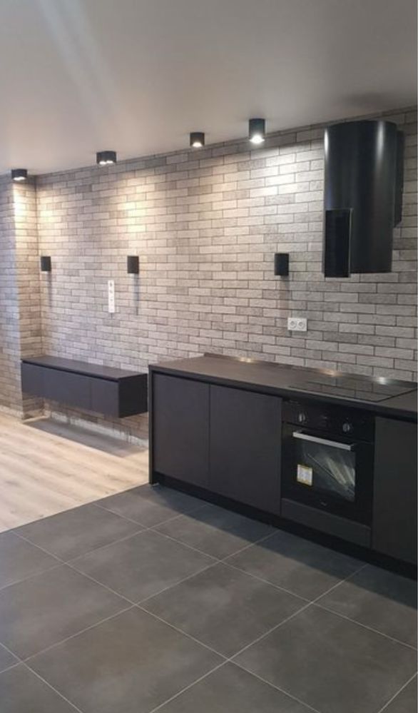 Designer Renovated Apartment in Business-Class Residential Complex