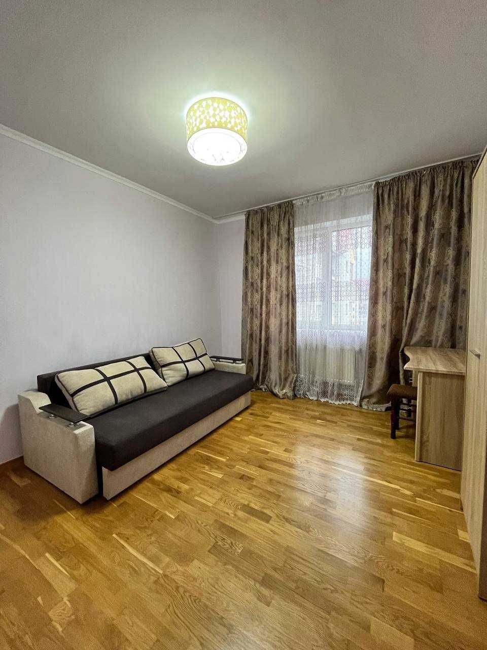 3-Room Apartment on Zelena Street with Parking and Balconies