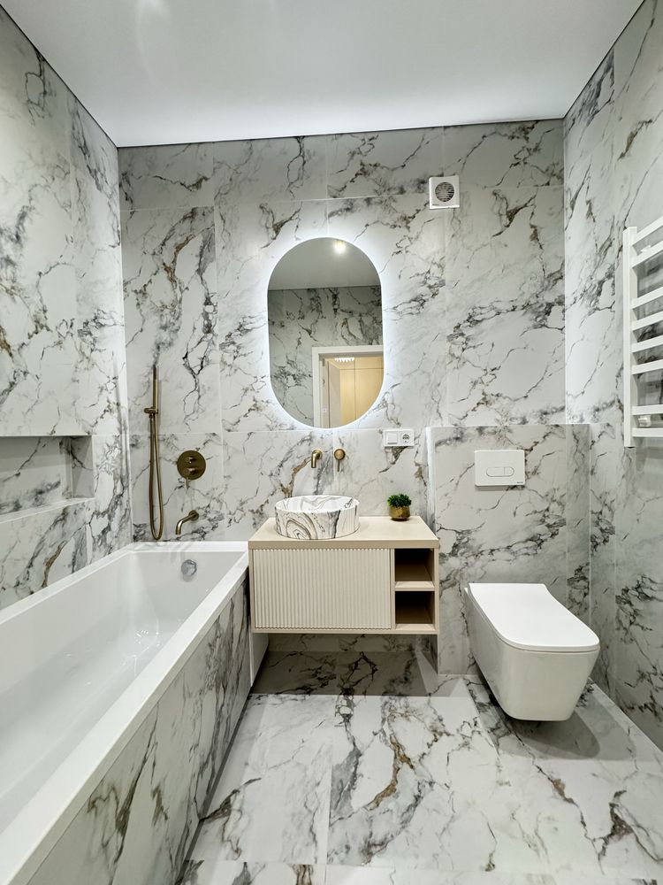 Designer 1-Bedroom Apartment in Park Land Complex