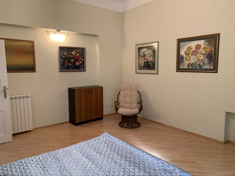 4-Room Apartment in Central Location near Citadel Park