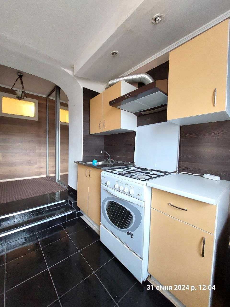 1-bedroom apartment on Borshchahivka with renovation, near transport