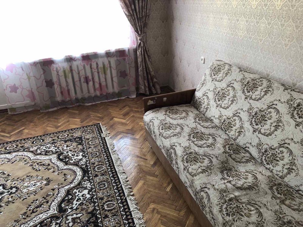 1-Room Apartment near Livoberezhna Metro, Comfortable Location