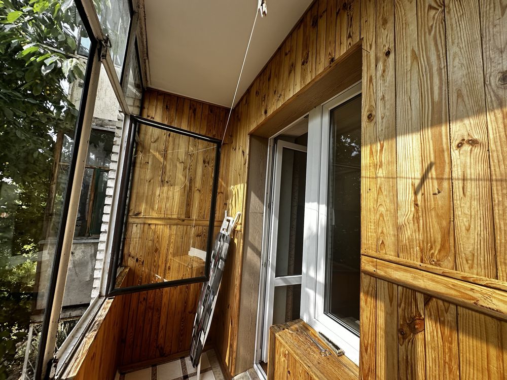 Cozy 2-room apartment in brick building, ground floor