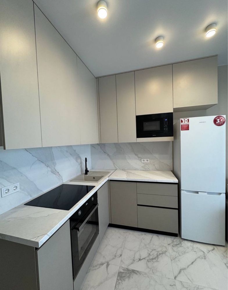 Modern Apartment with Designer Interior and Full Amenities