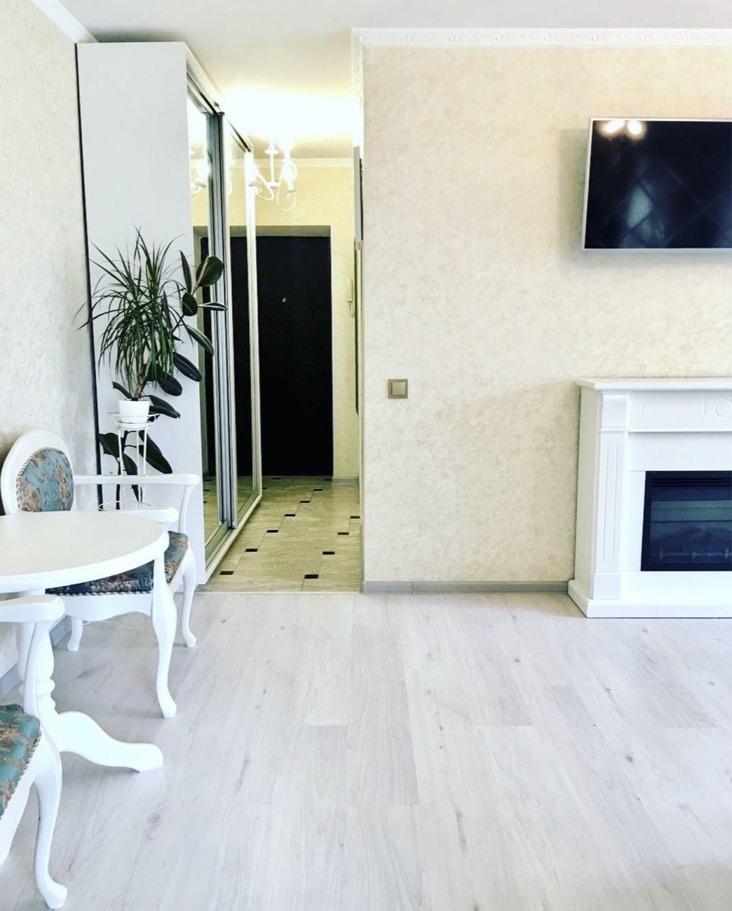 2-Room Apartment near Zvynarytska Metro, Designer Renovation