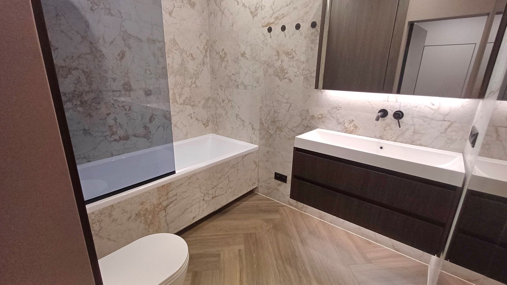 Elegant Designer Apartment in Parus Premium New Building