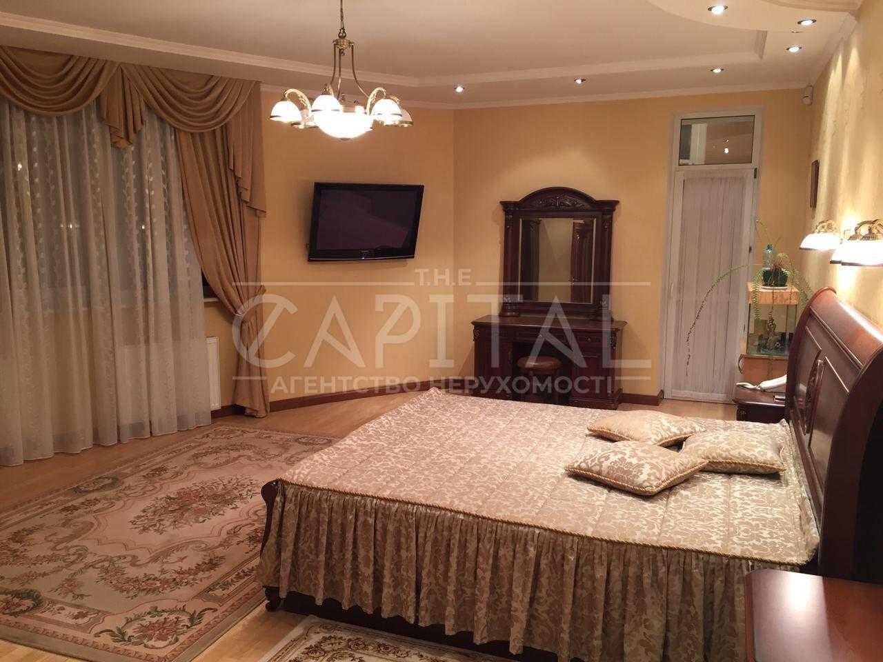 Spacious 3-Room Apartment with City View in Pechersky District