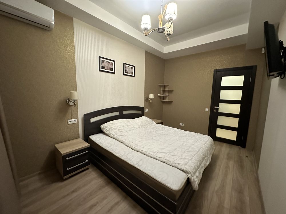 Modern Studio Apartment Near Metro with Elevator