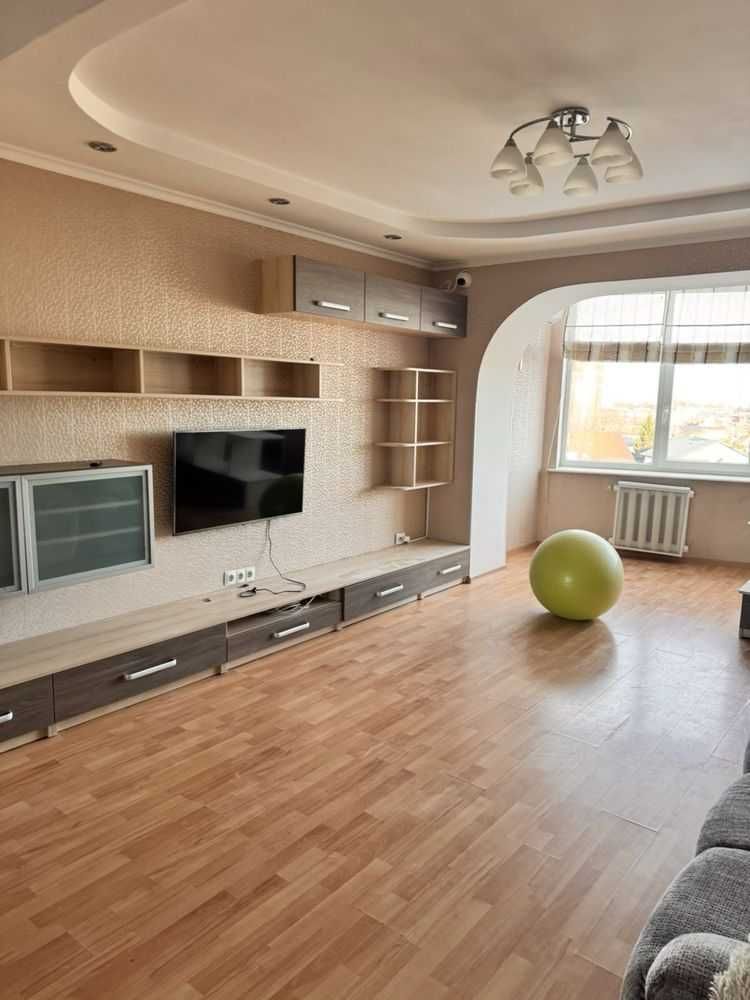 3-Room Apartment with Euro Renovation on Yaroshynska Street