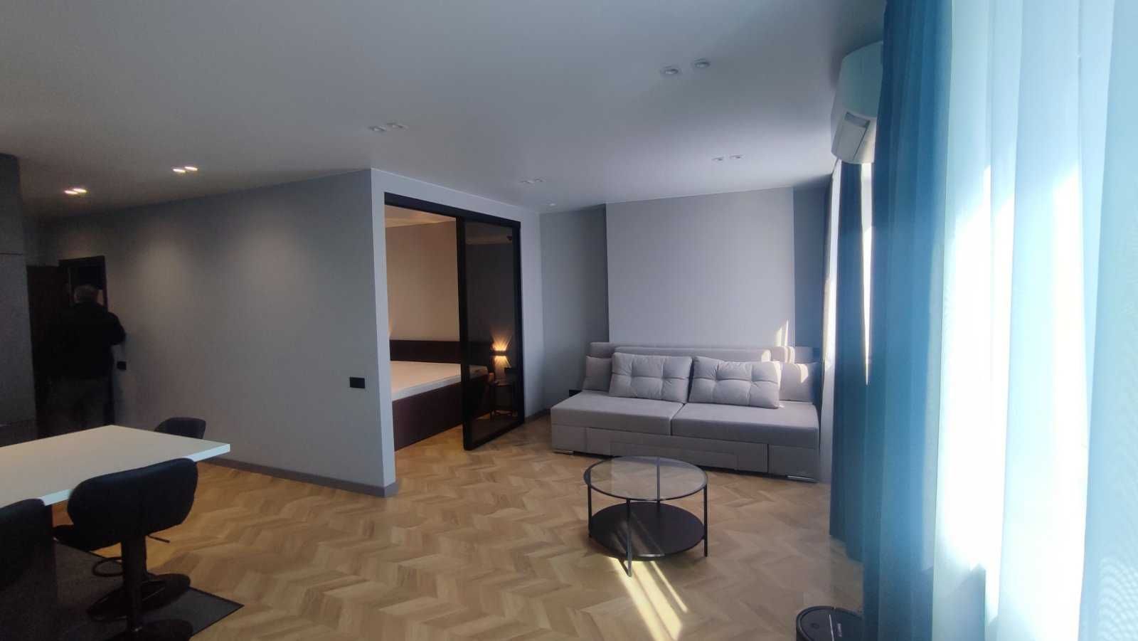1-Bedroom Apartment in Manhattan Complex, City Center