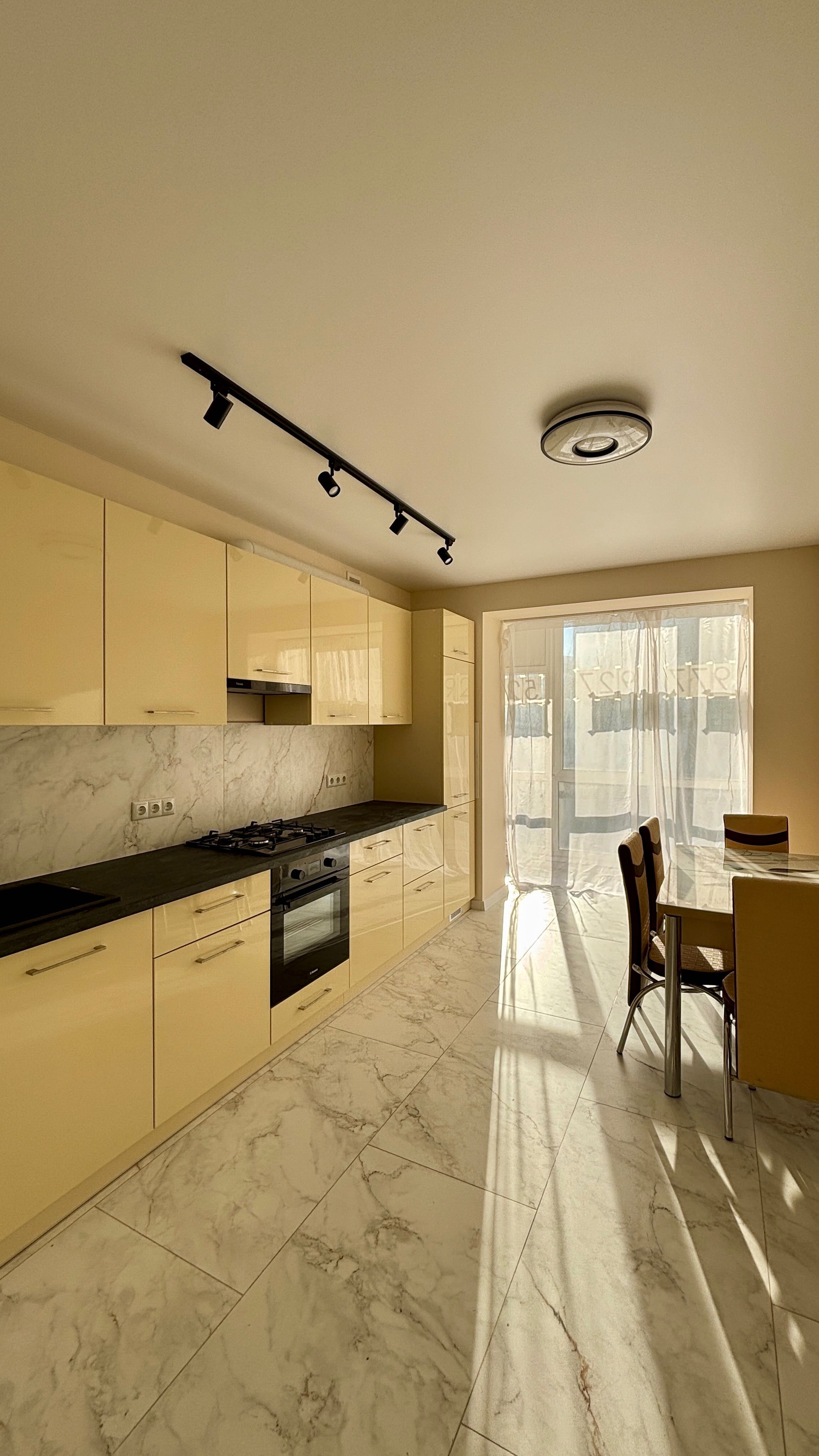 Spacious Modern Apartment Near City Center
