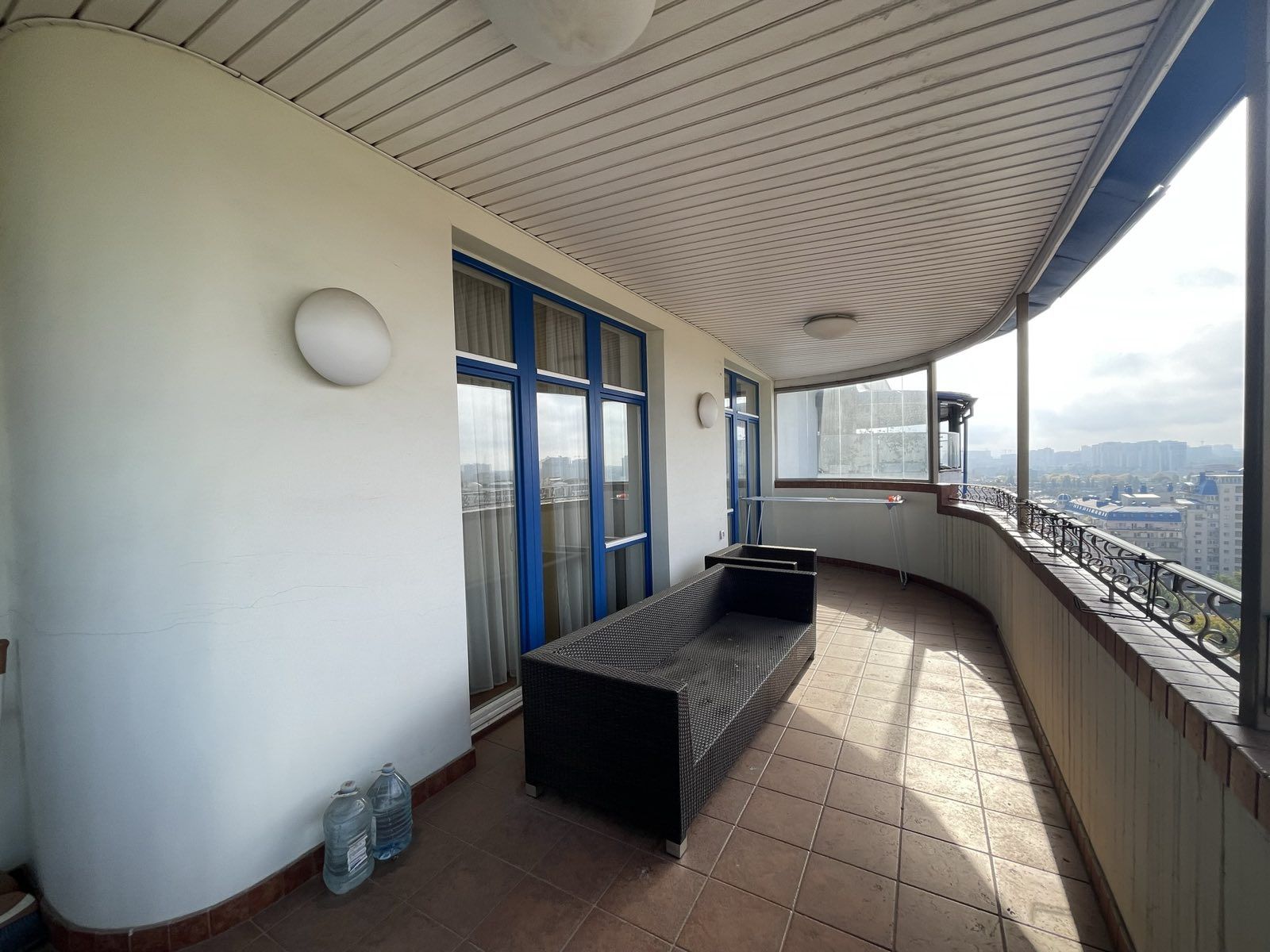 3-Room Apartment with Sea and City View in Galitsky Complex