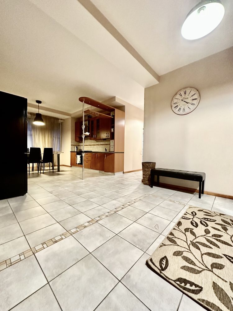 Spacious 3-Bedroom Apartment Near Shevchenko Park
