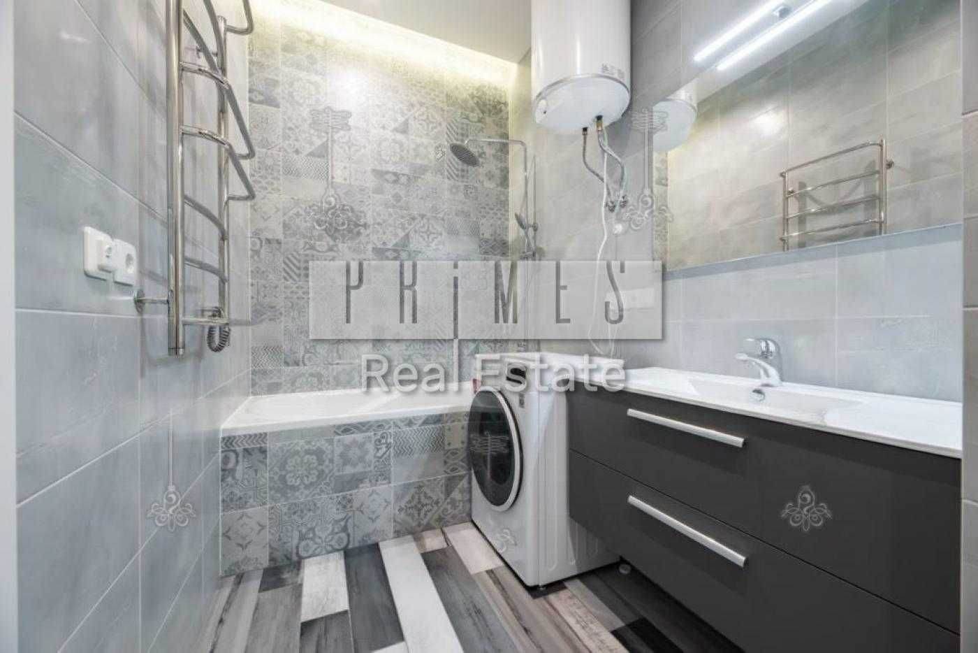 Modern Two-Bedroom Apartment in Novopecherskie Lipki Residential Complex