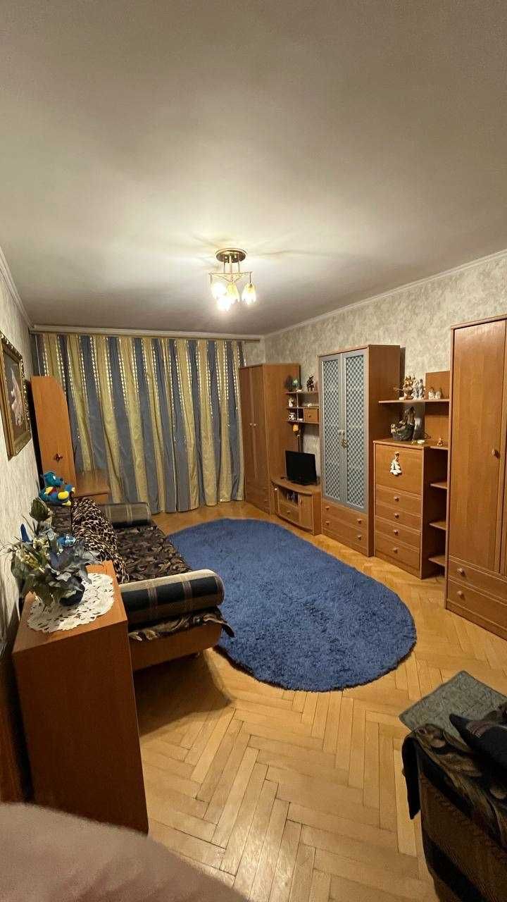 Bright and Comfortable One-Bedroom Apartment on Naukova Street