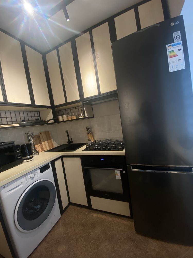 2-Room Apartment Near Park with Parking and Pet-Friendly Features