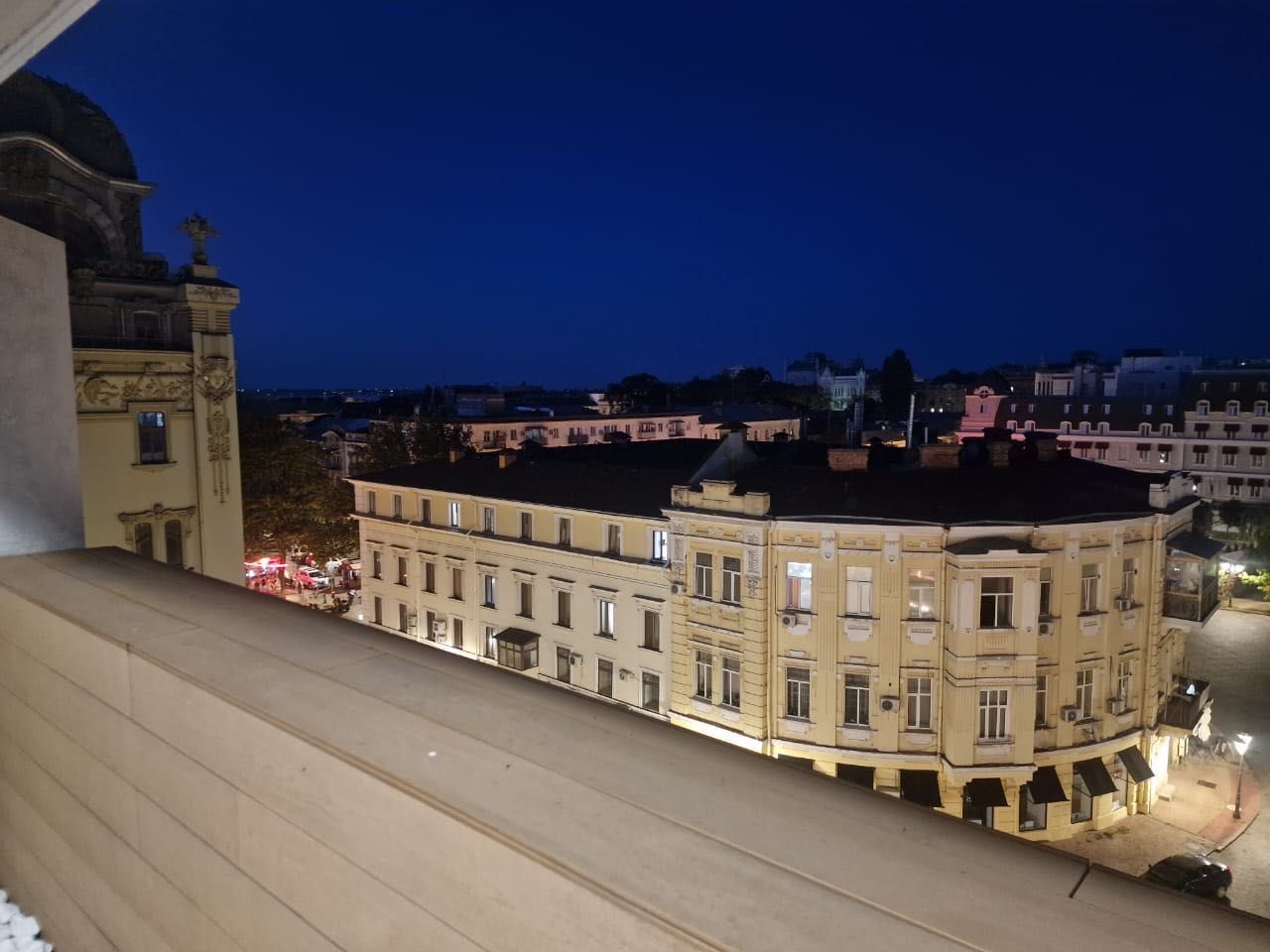 2-Room Apartment in Greek House Complex, City Center Location