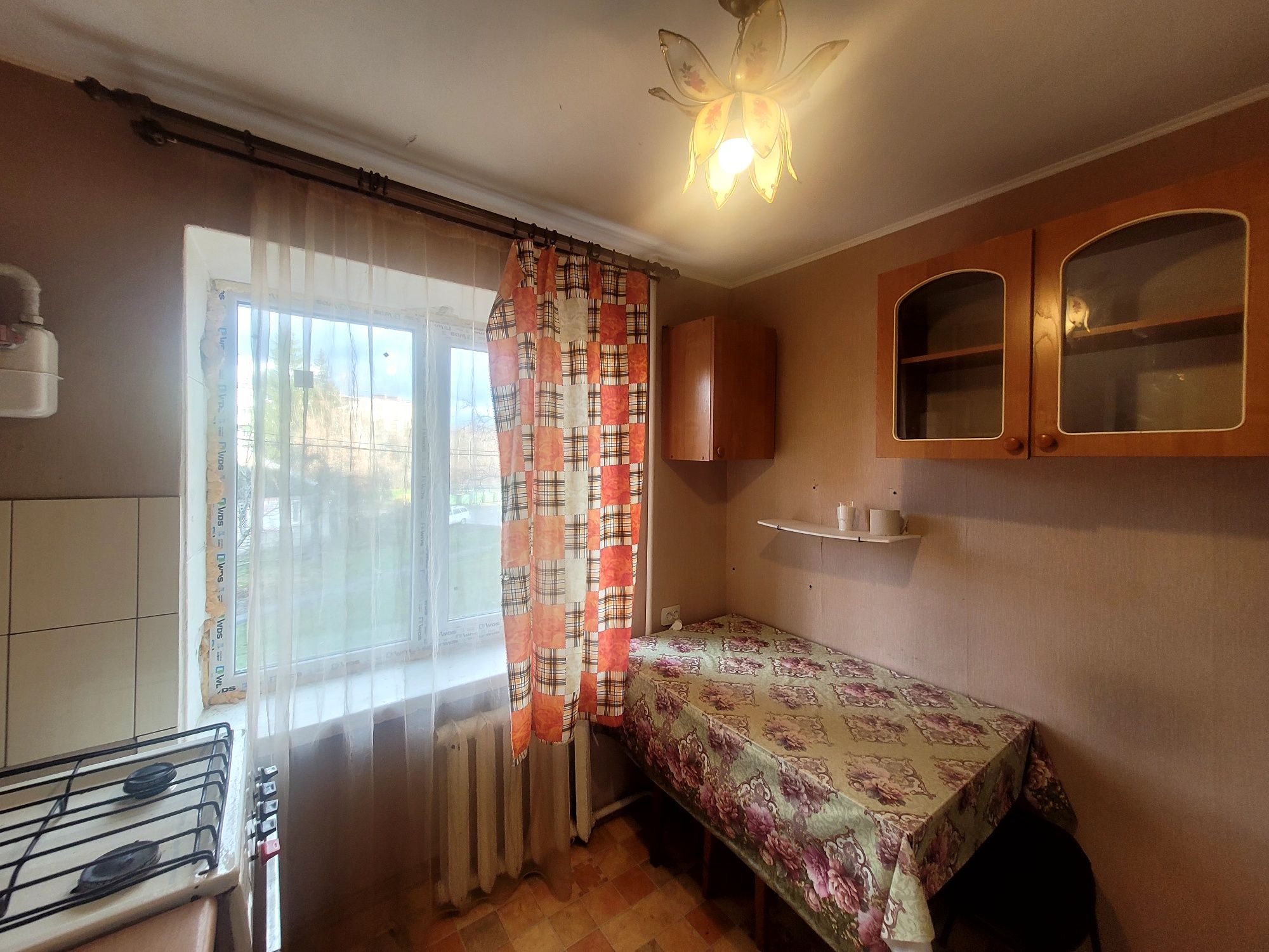 Cozy 1-Bedroom Apartment Near Church with Large Kitchen