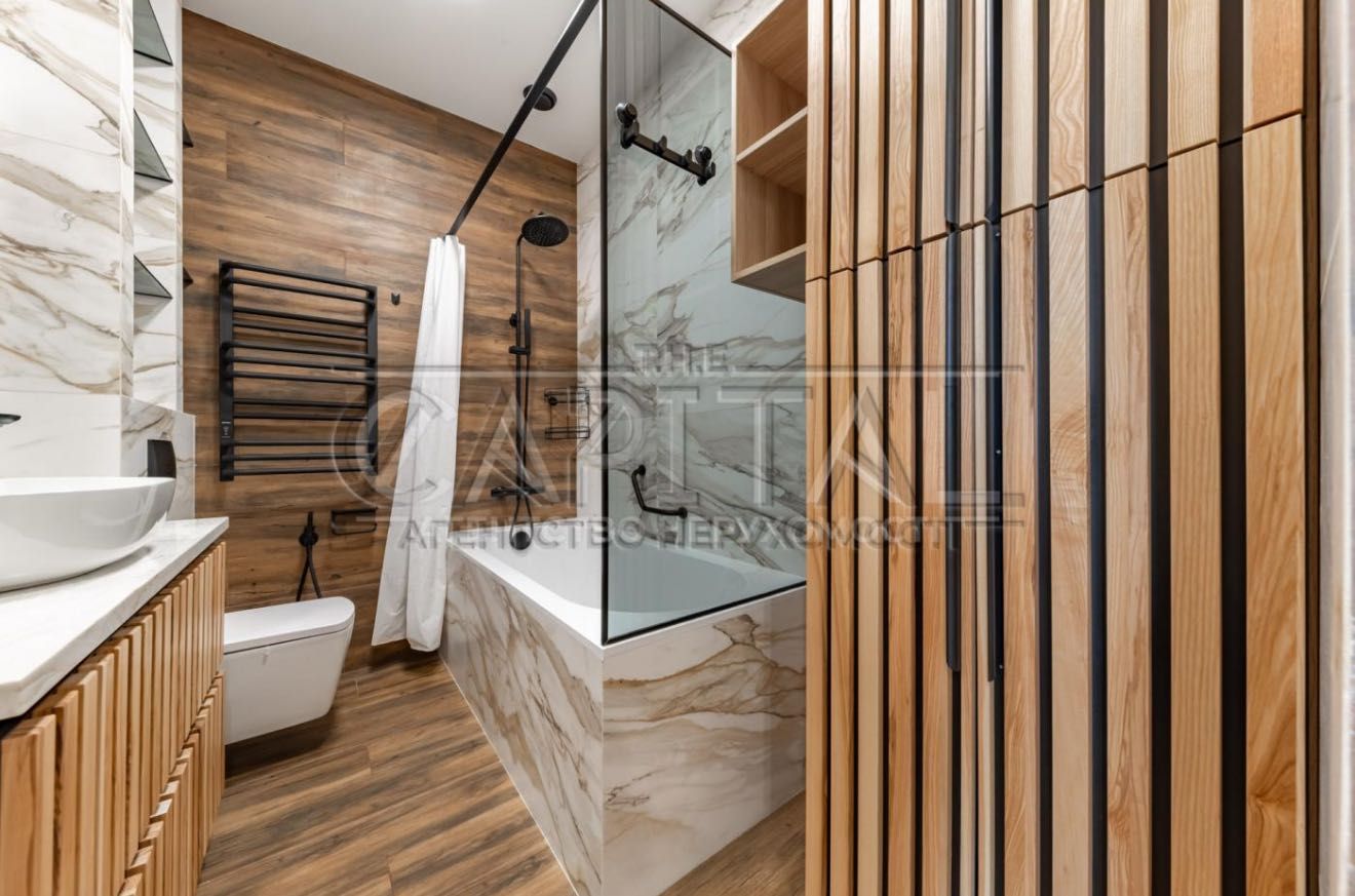 Stylish 1-bedroom apartment in premium residential complex 'Yaroslaviv Grad' in Kyiv city center