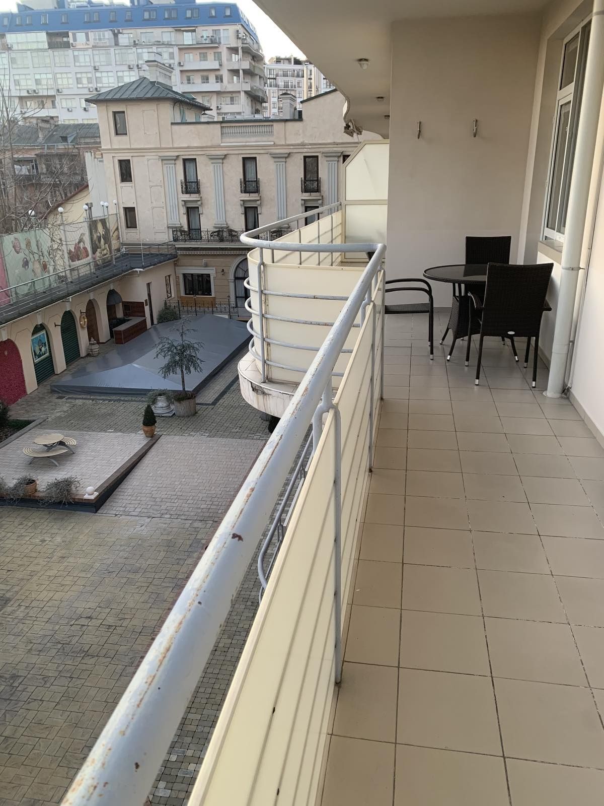Three-bedroom apartment in Arkadia Complex on Uiutna Street with Pool
