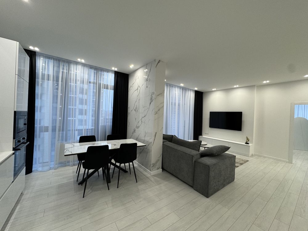 Modern Three-Room Studio in Novopecherski Lipki Complex
