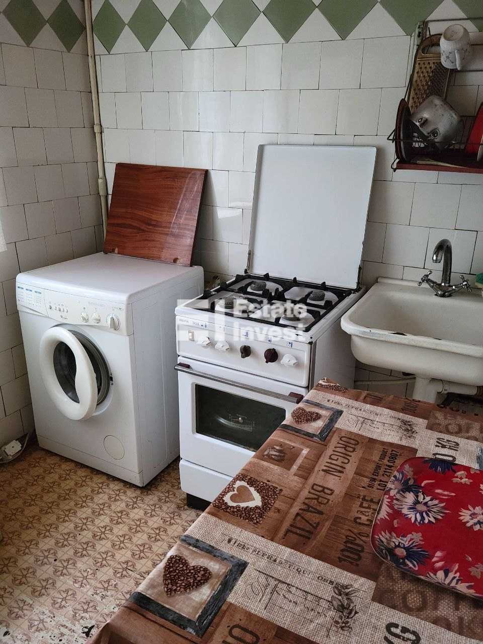2-Room Apartment on Otakara Yarosha Street, Well-Furnished