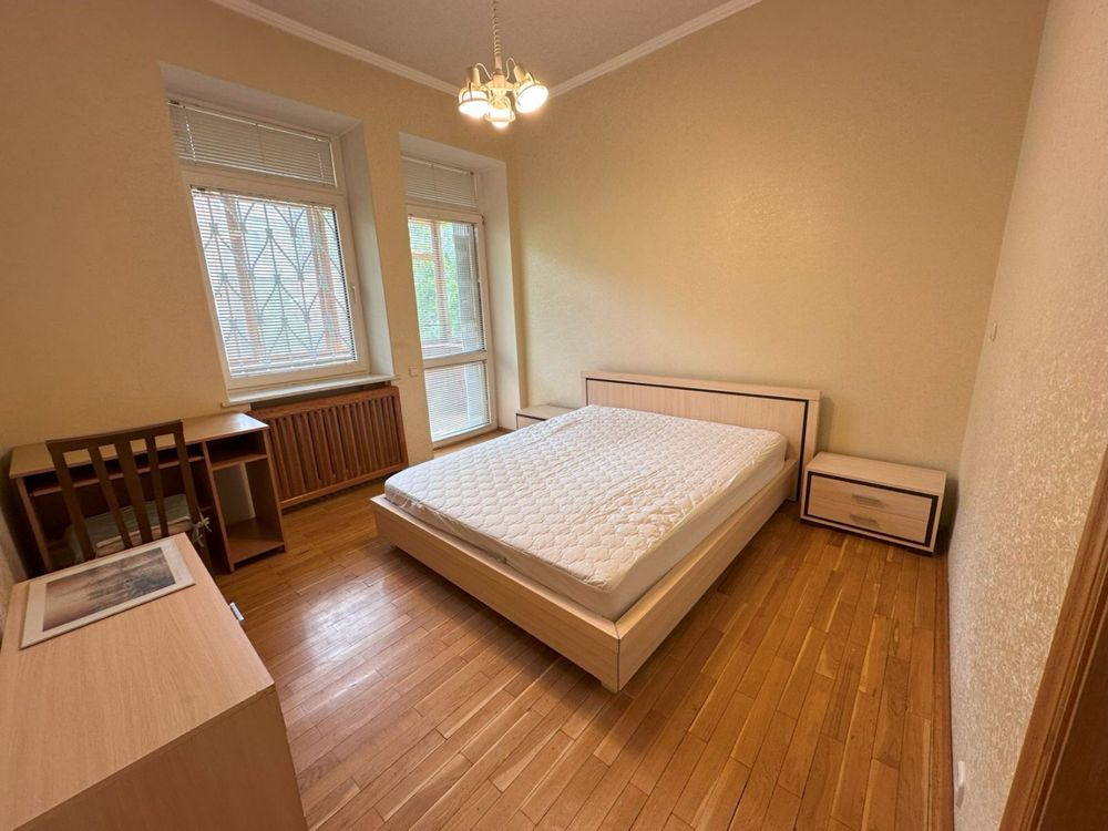 Spacious 4-room apartment near Golden Gate metro station