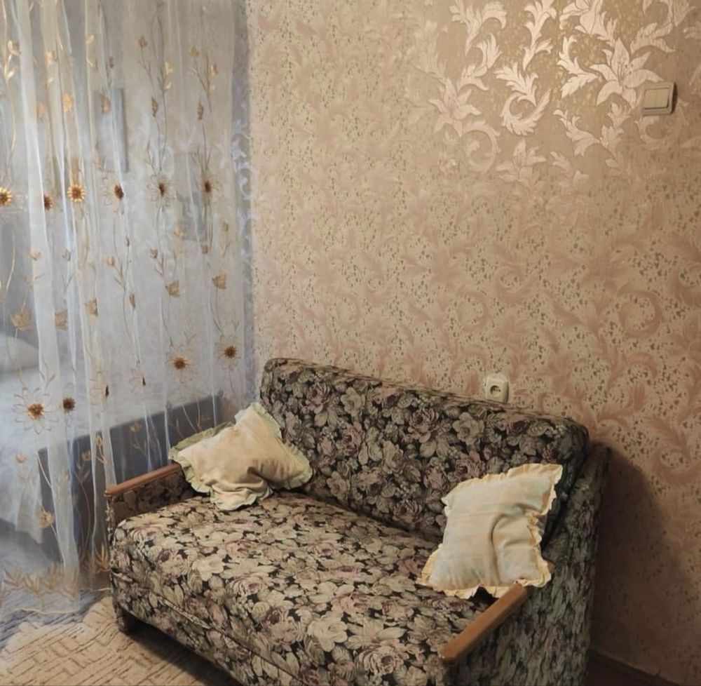 1-Room Apartment on N. Kurchenko Street with Basic Amenities