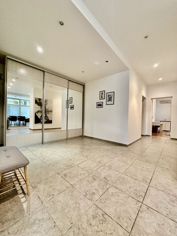 3-Bedroom Apartment in Odessa City Center near Shevchenko Park