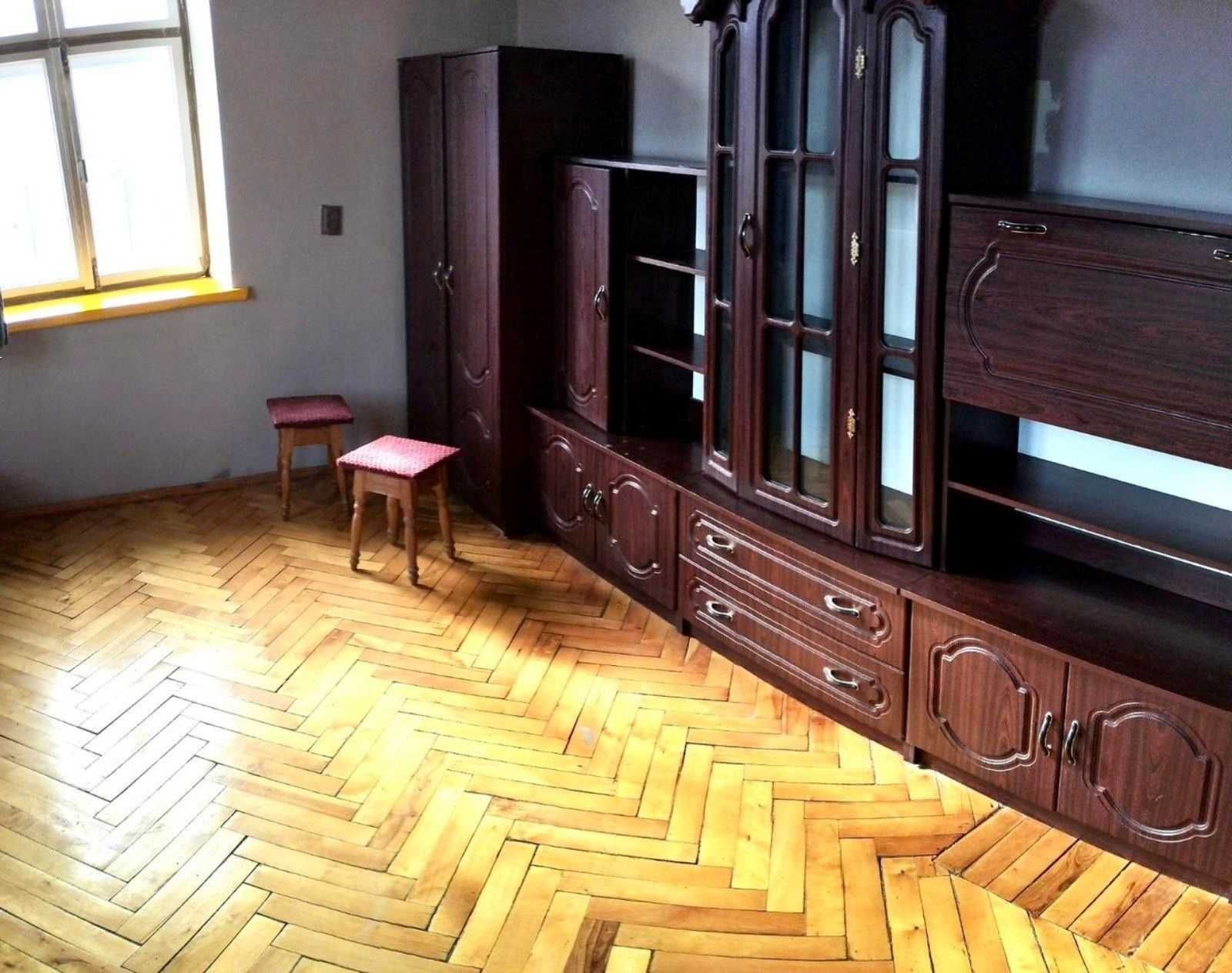Renovated 1-Bedroom Apartment Near City Center