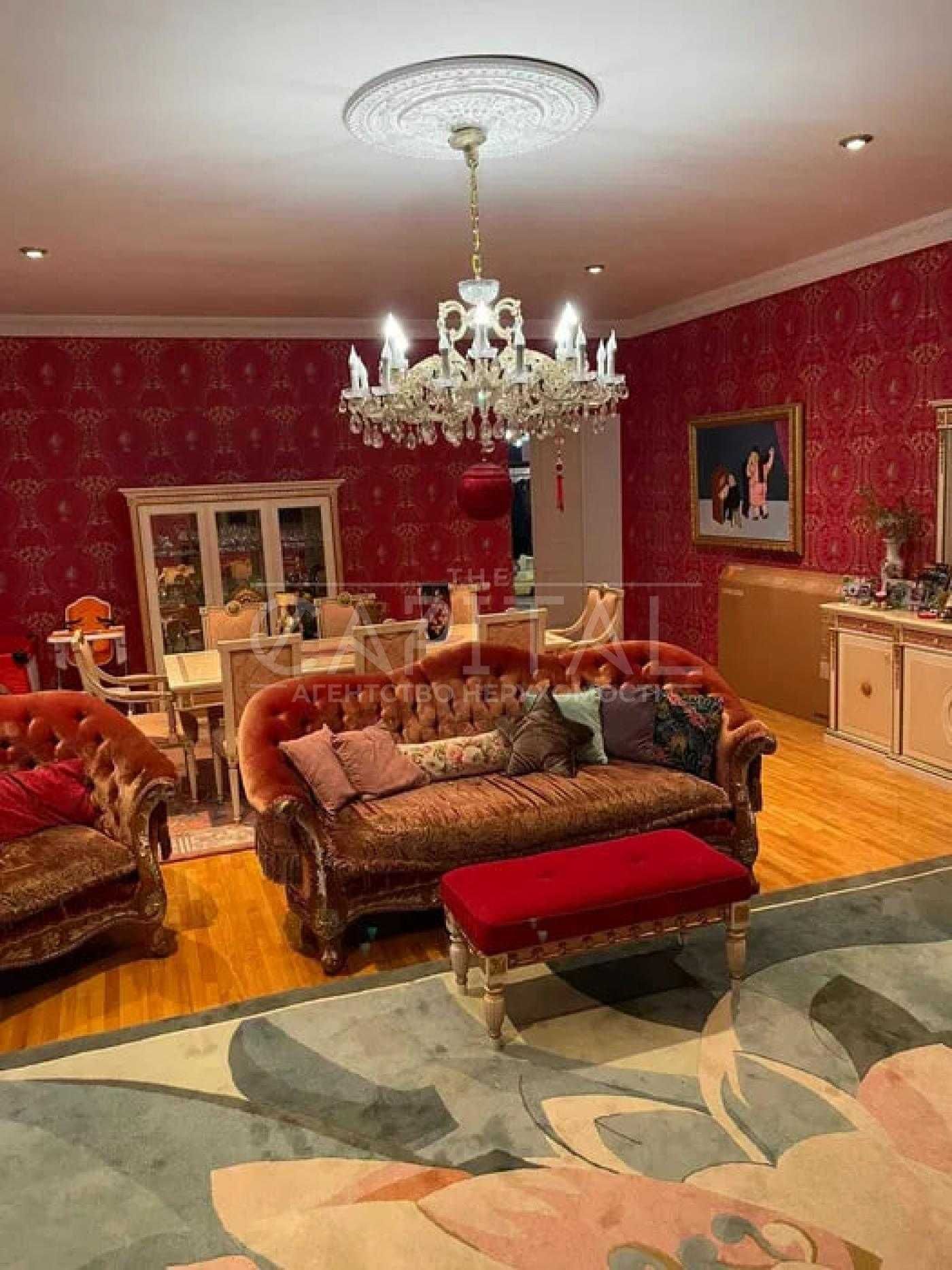 Luxury Apartment in Kyiv City Center near Golden Gates Metro