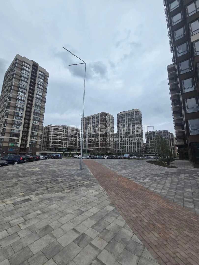 Spacious 1-bedroom apartment with modern design in Podilskyi district