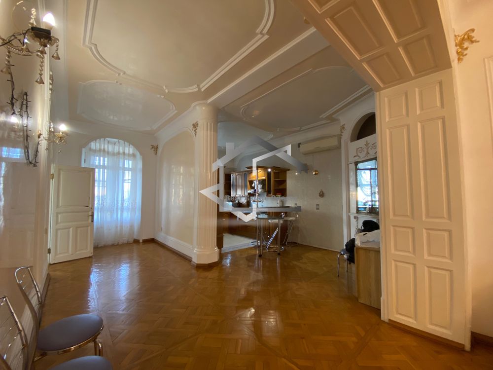 Spacious 3-Bedroom Apartment near Odessa Attractions