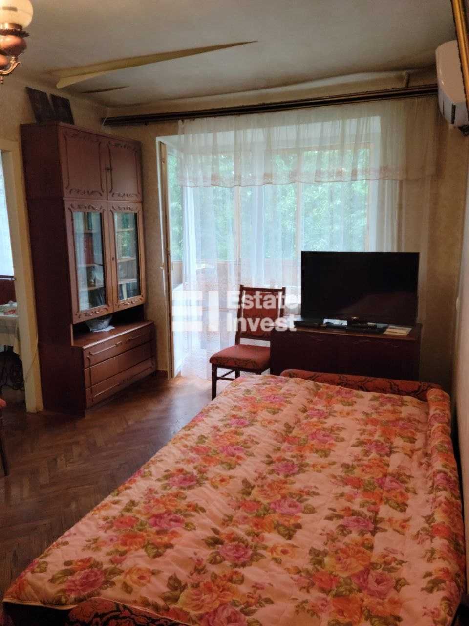 2-Room Apartment on Otakara Yarosha Street, Well-Furnished