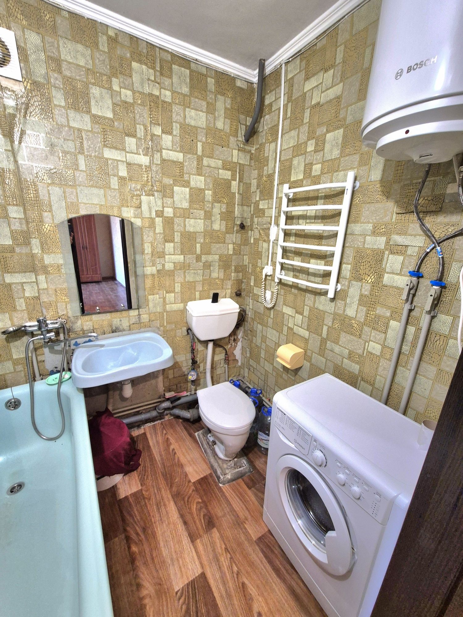 Modern Apartment with Autonomous Heating and Full Amenities