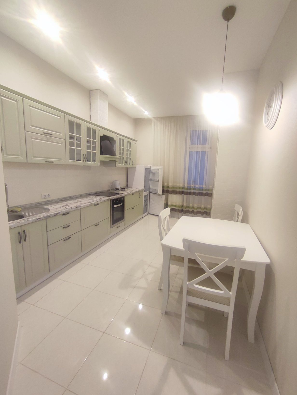 Spacious 1-bedroom apartment in Pechersk Quarter, 19th floor, with view
