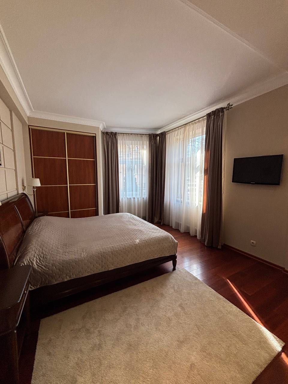 3-Room Apartment with Premium Renovation and Private Garage