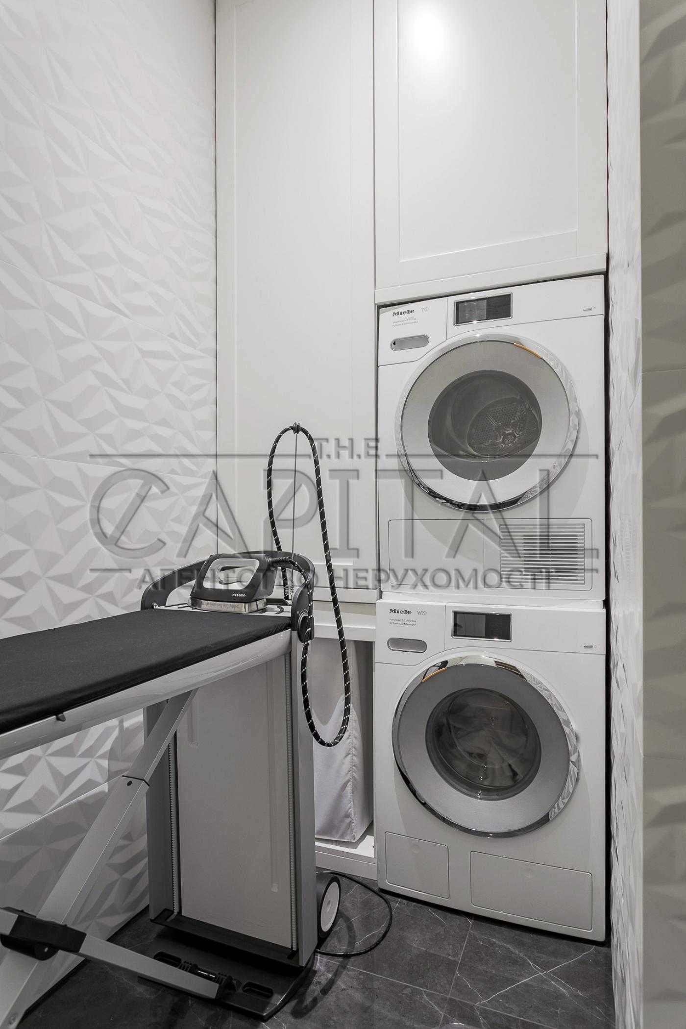 Spacious 3-bedroom apartment in Skyline residential complex