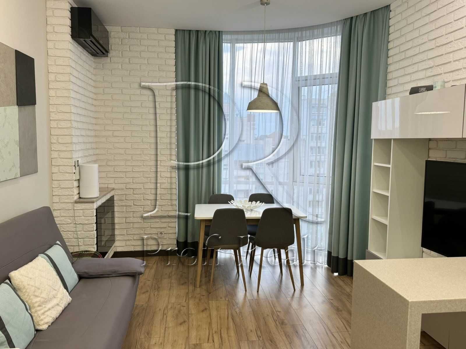1-Bedroom Apartment in Novopechersky Yard Complex with Panoramic Windows