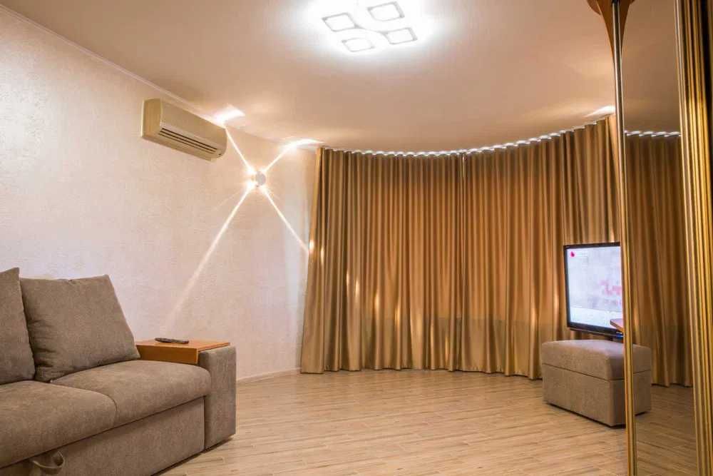 Spacious 1-bedroom apartment in Oleksiivka with designer renovation