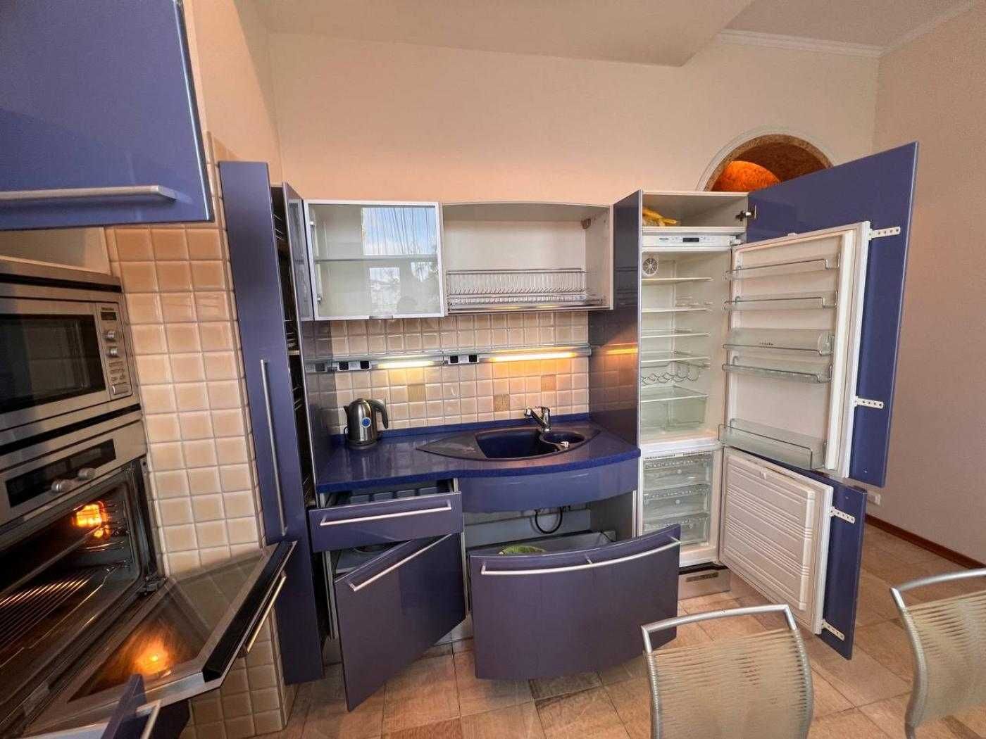 Spacious Apartment in Heart of Kyiv with Designer Renovation