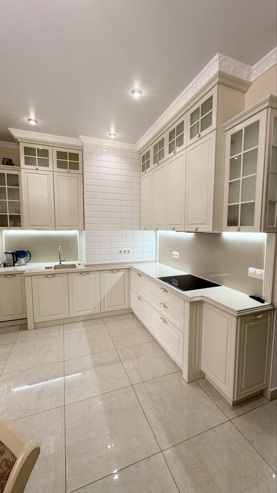 Bright apartment in 8 Zhemchuzhina complex with sea view and balcony