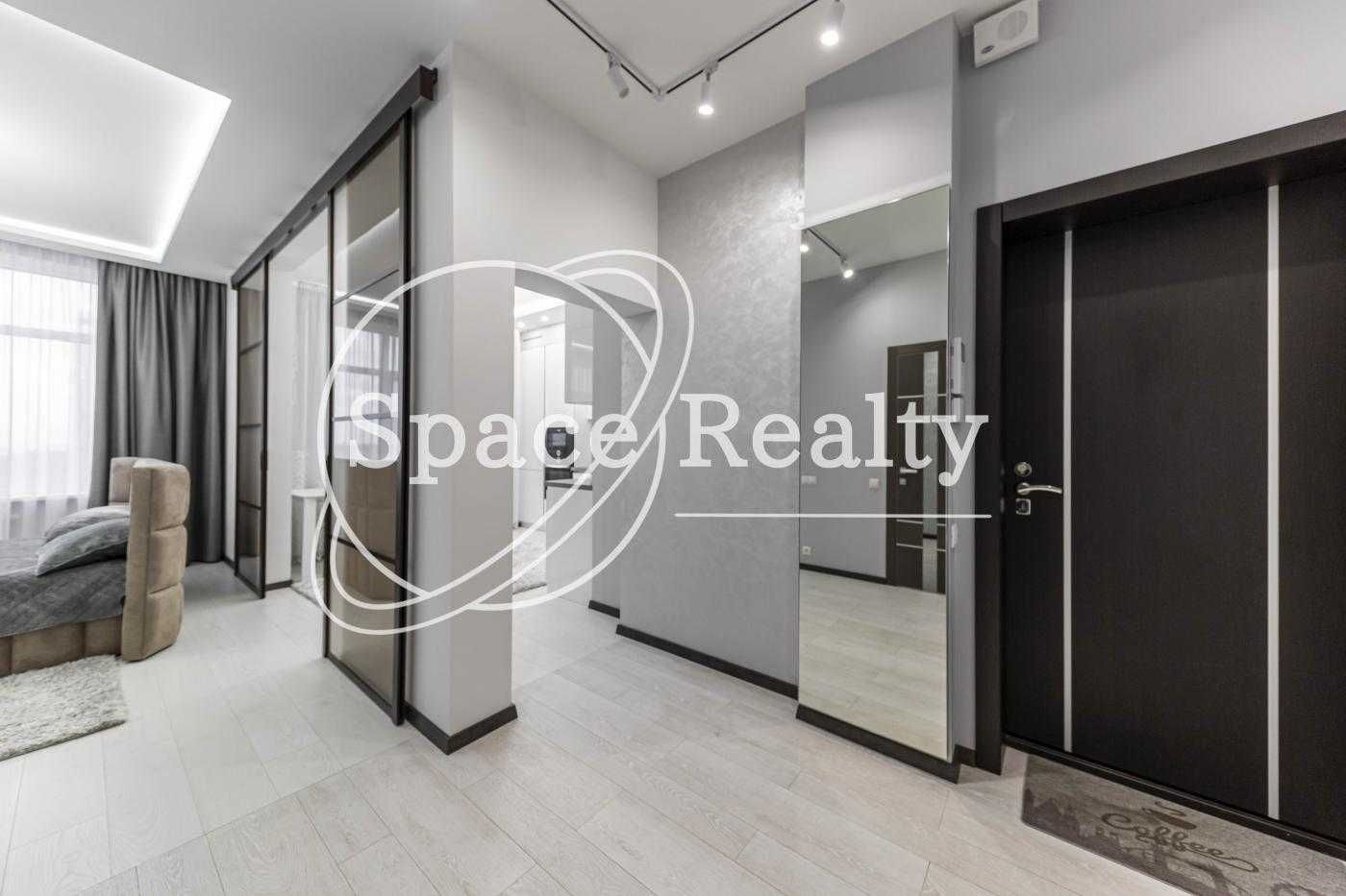 Modern 1-Bedroom Studio Apartment in Novopechersk Lipki Complex