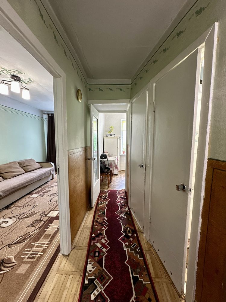 2-Room Apartment on Hrinchenko Street, Central Location