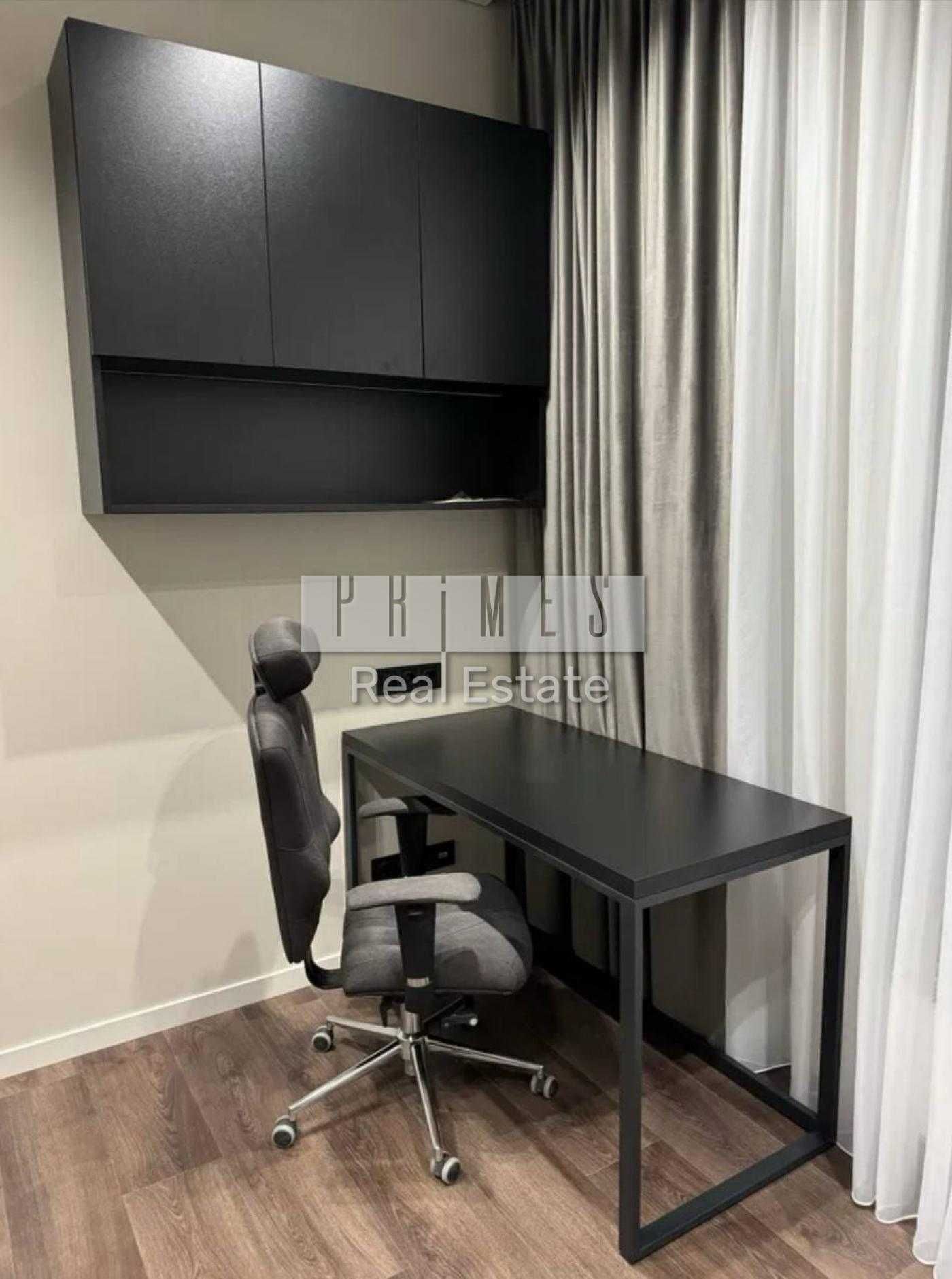Luxury 3-Bedroom Apartment in Novopecherski Lipki Complex