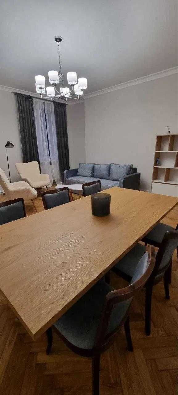 Spacious 2-Room Apartment in City Center with Parking and Balcony