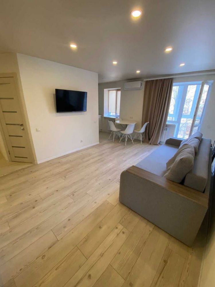 Modern Studio Apartment with Full Kitchen Equipment