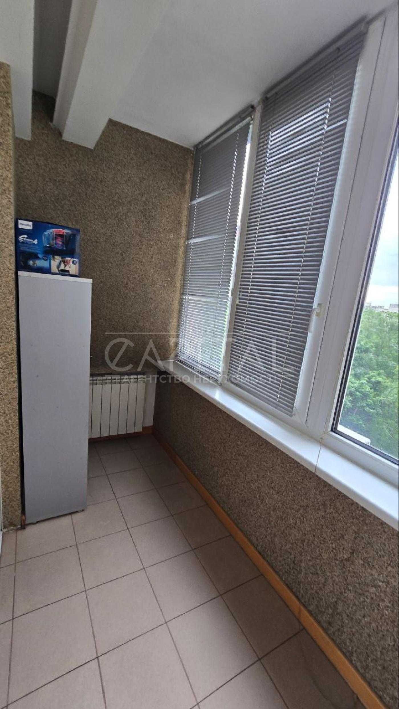Spacious 4-room apartment in Pechersk district, near Park Slavy