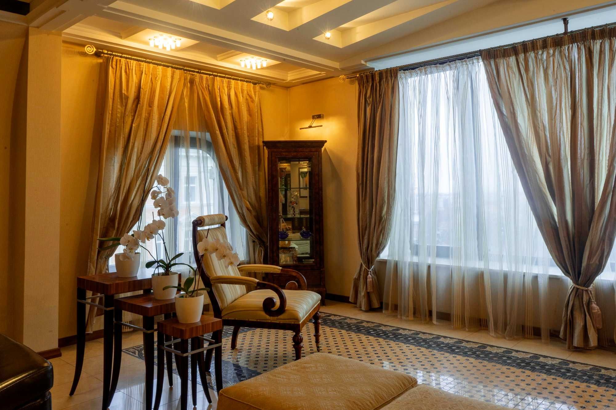 Two-Level Apartment in Historic Building near Deribasovskaya Street