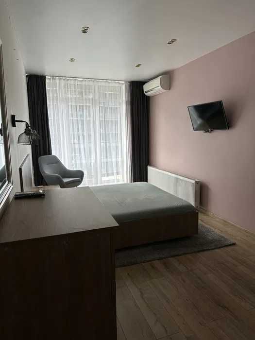 Designer 2-Room Apartment in Avalon Complex near City Center